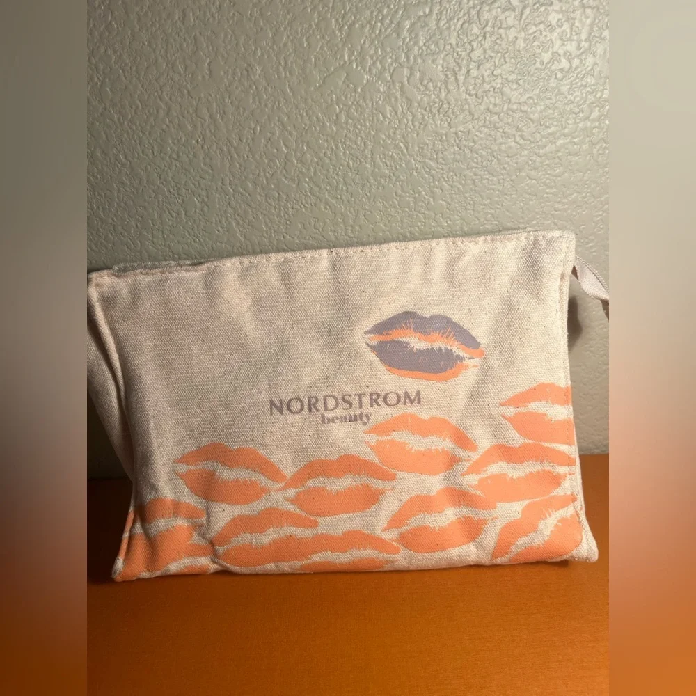 Nordstrom Beauty Cream and Orange canvas makeup Bag🎀🎀🎀🎀🎀🎀🎀🎀